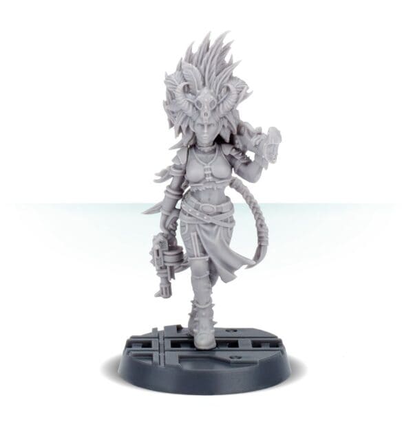 Kria the Huntress, House Escher Bounty Hunter - Image 4